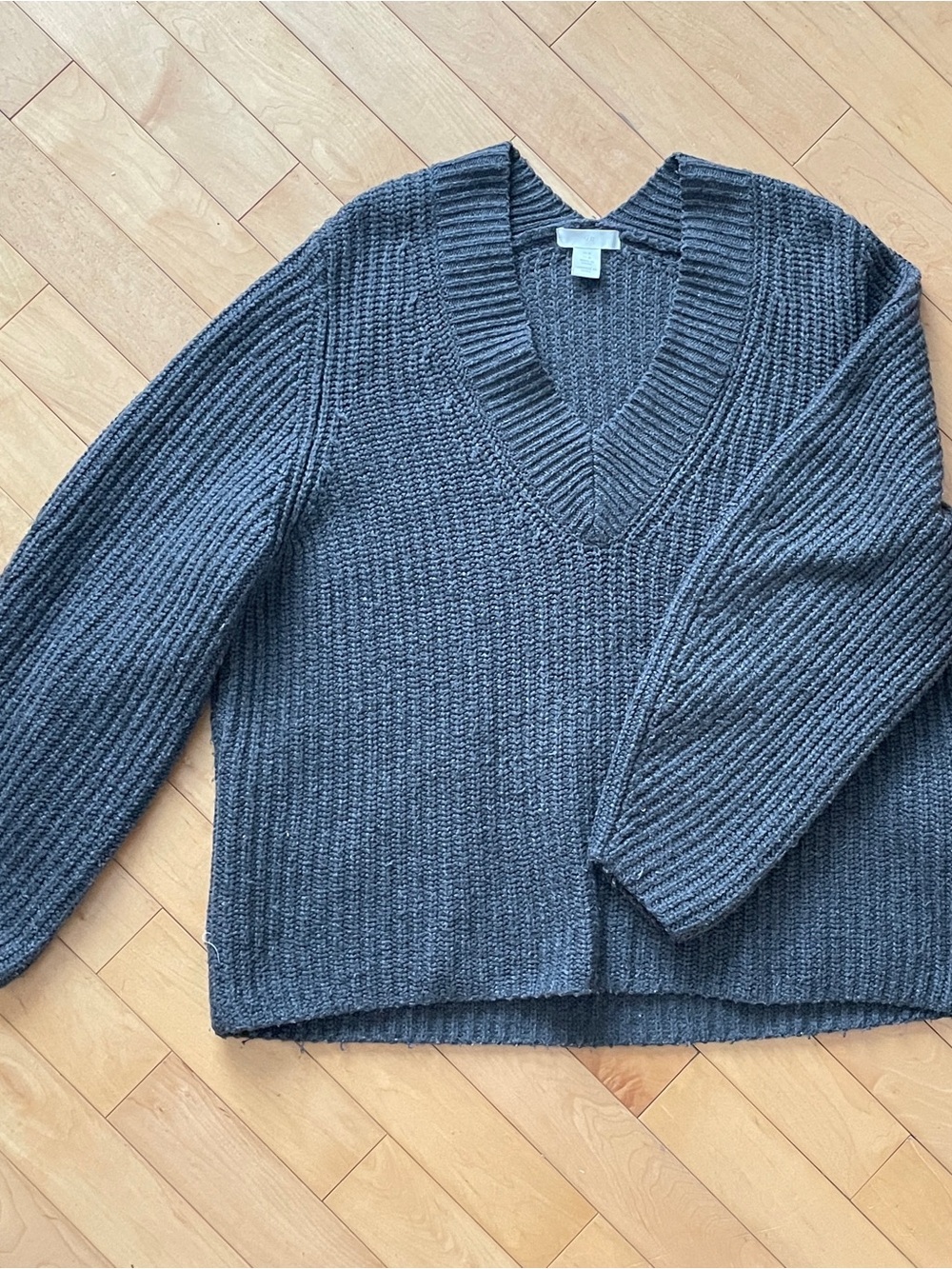 H&M Dark Gray Ribbed V-Neck Sweater